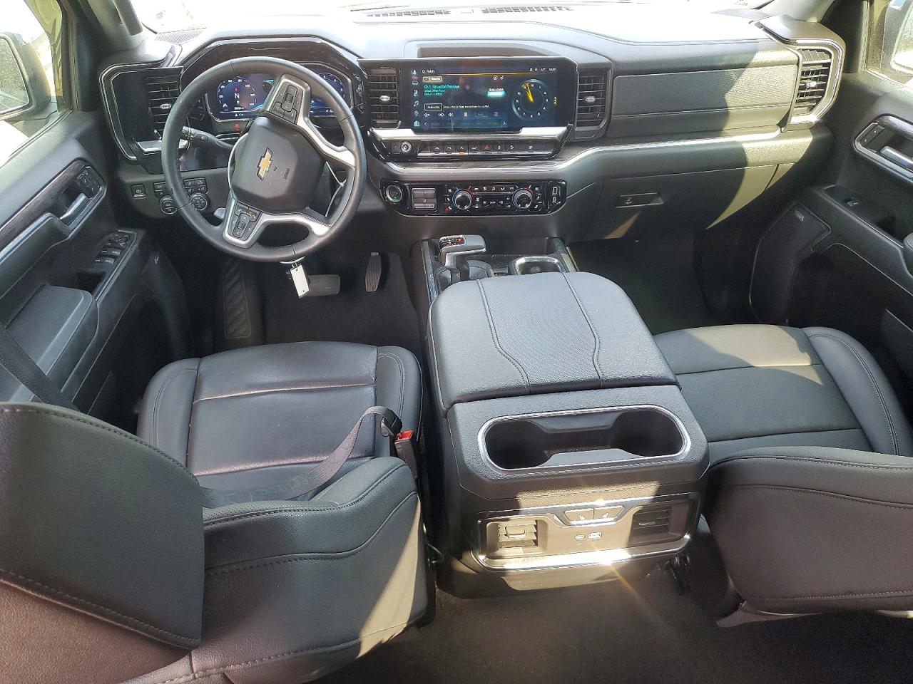 2024 CHEVROLET SILVERADO K1500 LTZ photo 8