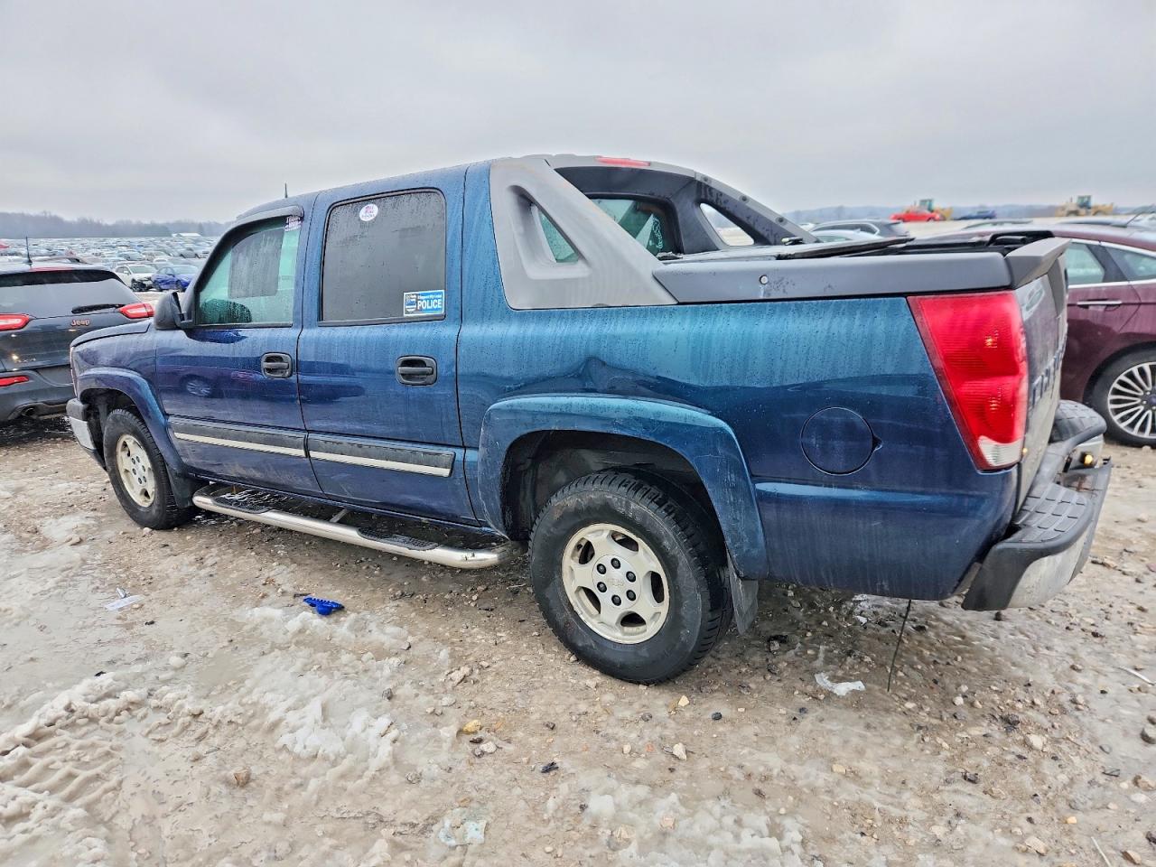 2005 CHEVROLET AVALANCHE C1500 photo 2
