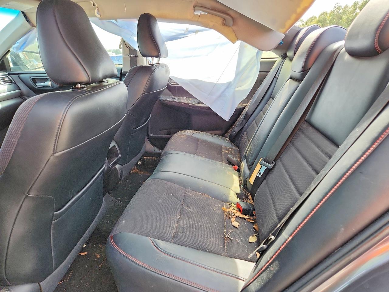 2016 TOYOTA CAMRY SE photo 10
