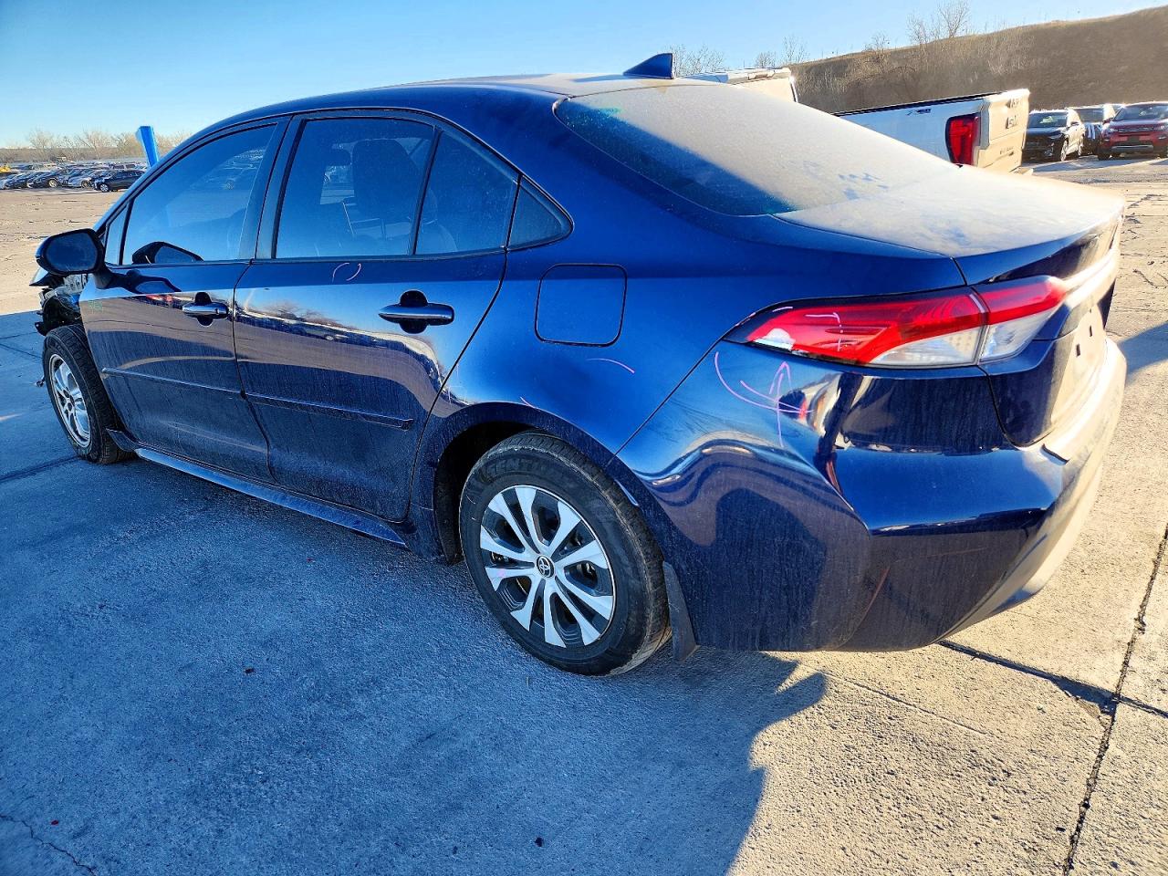 2020 TOYOTA COROLLA LE photo 2