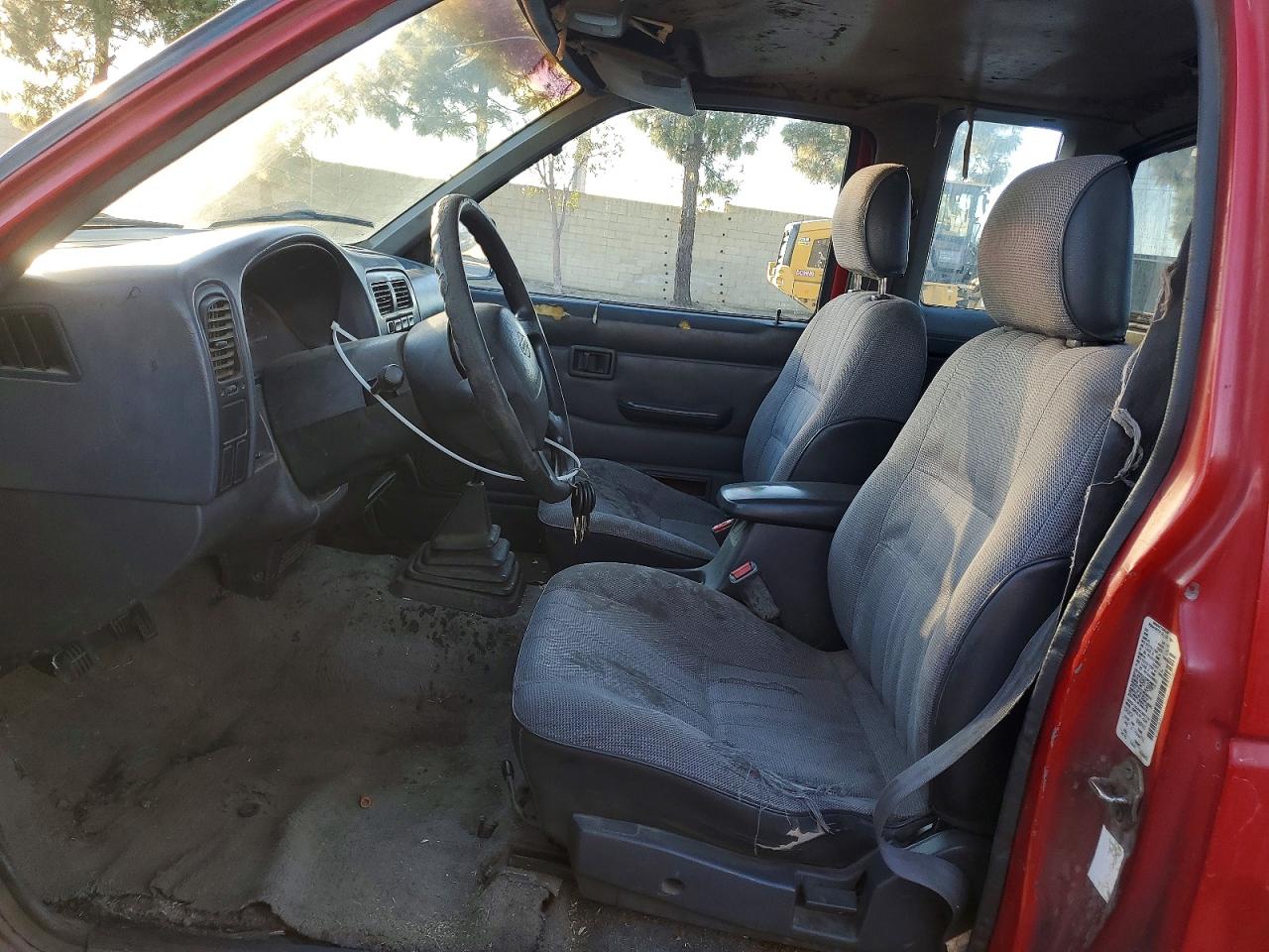 1997 NISSAN TRUCK KING CAB SE photo 7