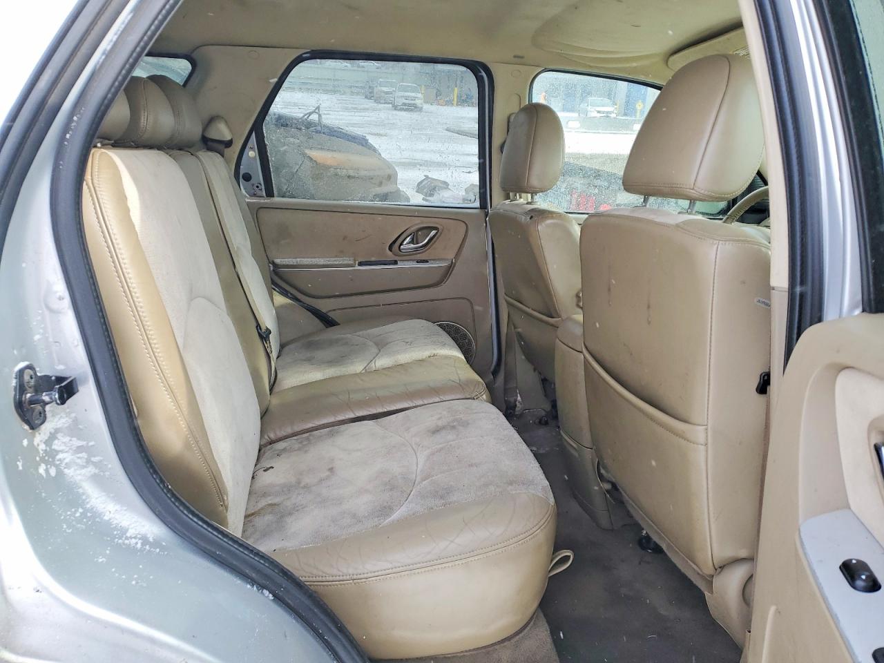 2005 MERC MARINER photo 10