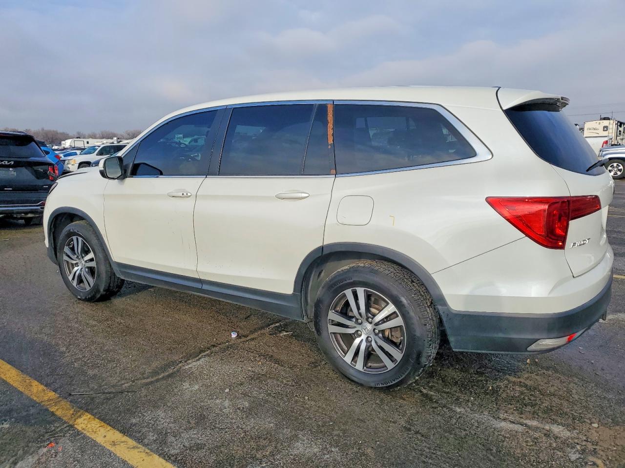 2016 HONDA PILOT photo 3