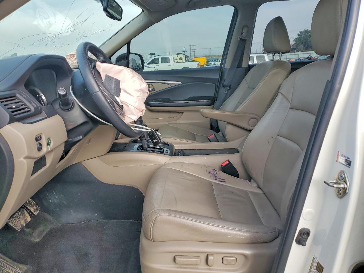 2016 HONDA PILOT photo 13