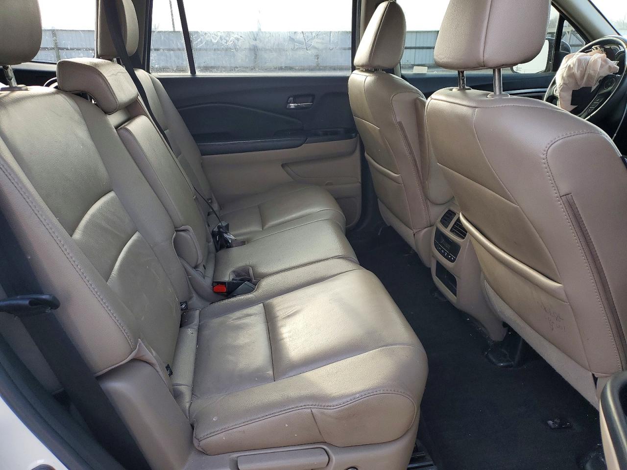 2016 HONDA PILOT photo 21