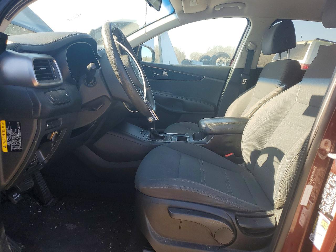 2017 KIA SORENTO LX photo 7