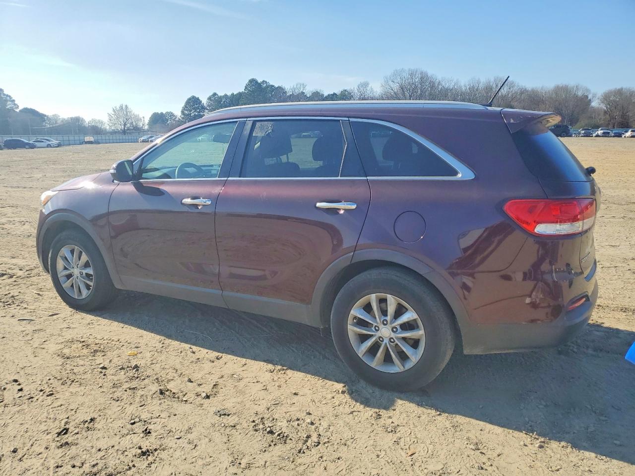 2017 KIA SORENTO LX photo 2