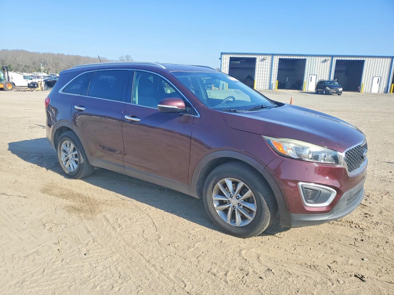 2017 KIA SORENTO LX photo 4