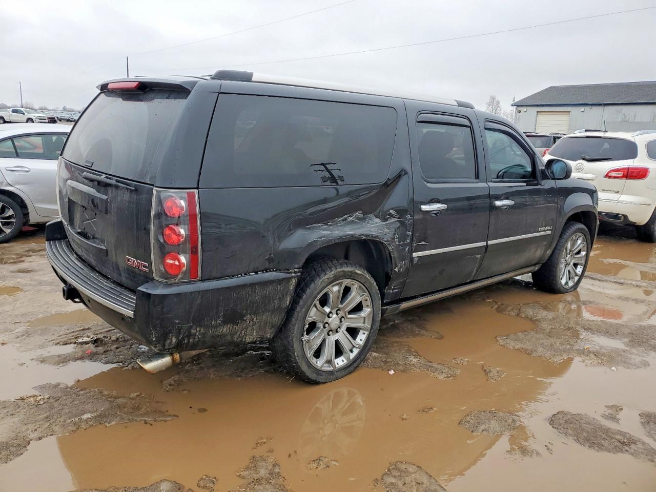 2014 GMC YUKON XL DENALI photo 3