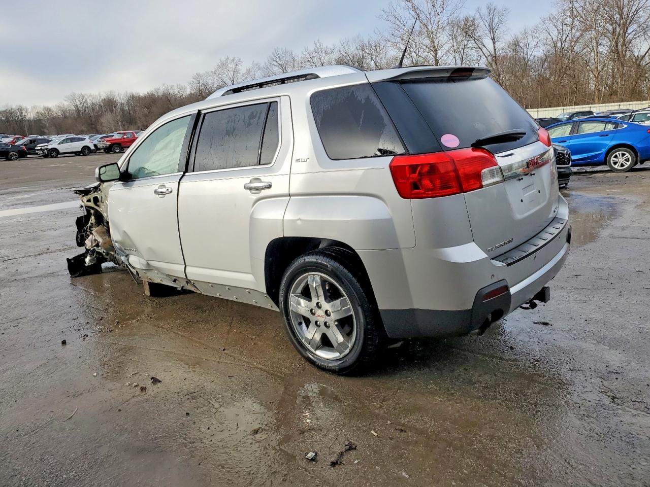 2012 GMC TERRAIN SLT photo 2