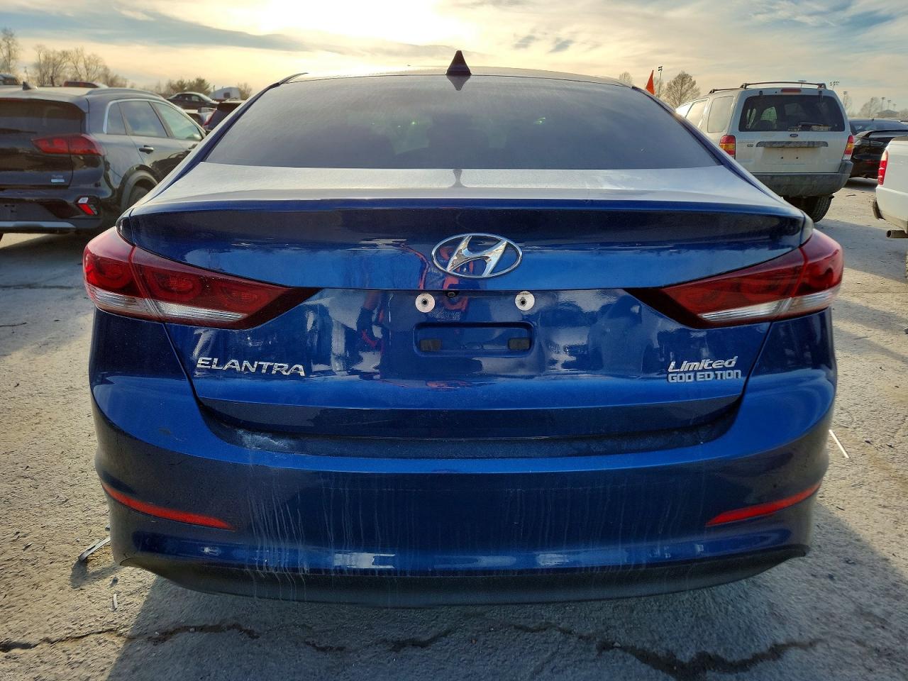 2017 HYUNDAI ELANTRA SE photo 6