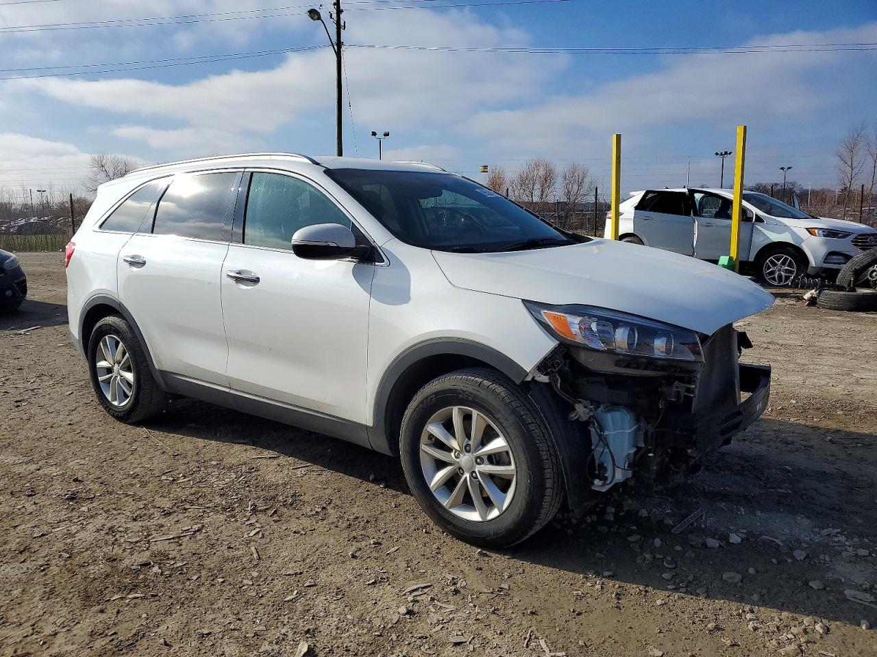 2016 KIA SORENTO LX photo 4