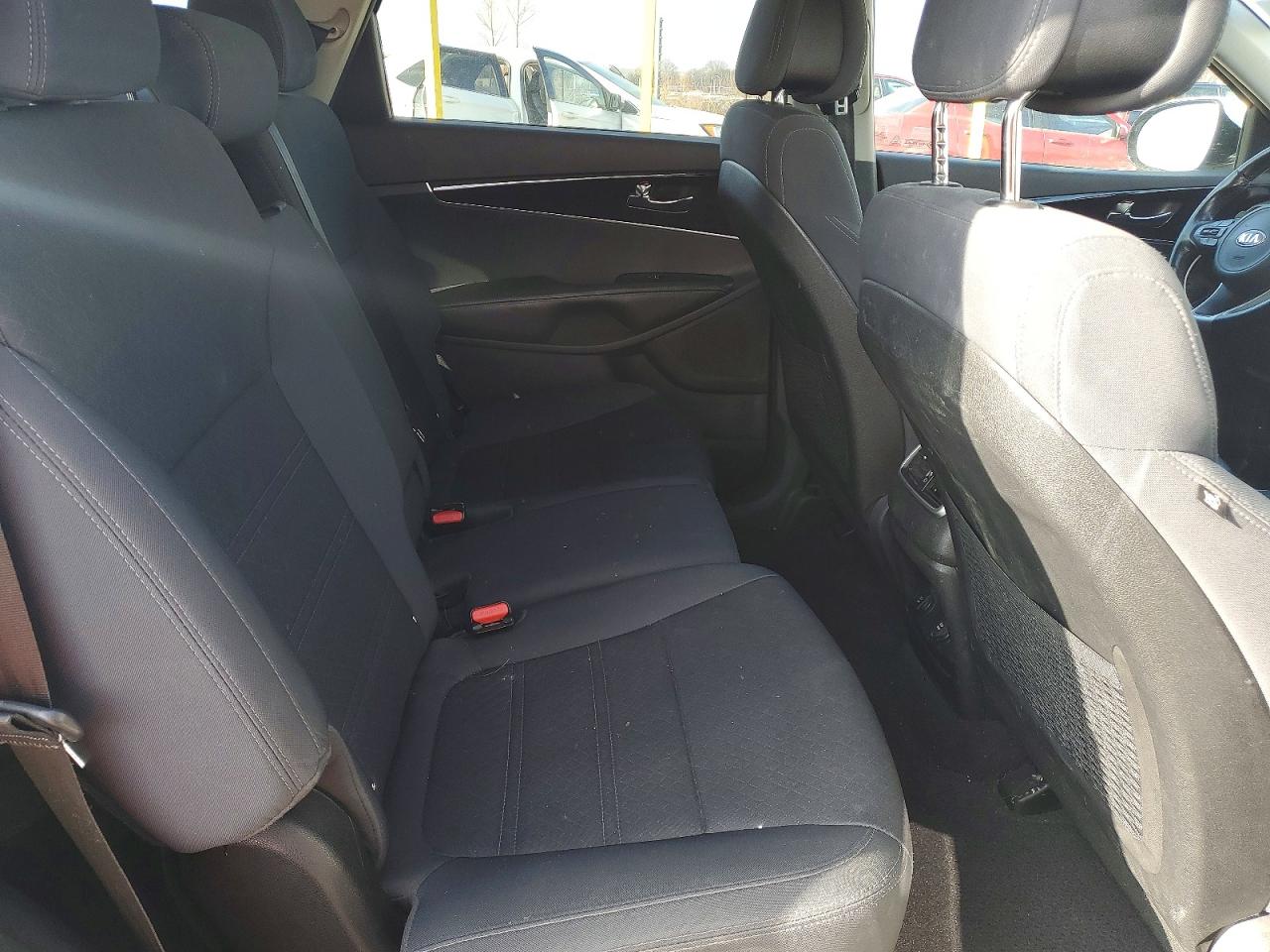 2016 KIA SORENTO LX photo 11