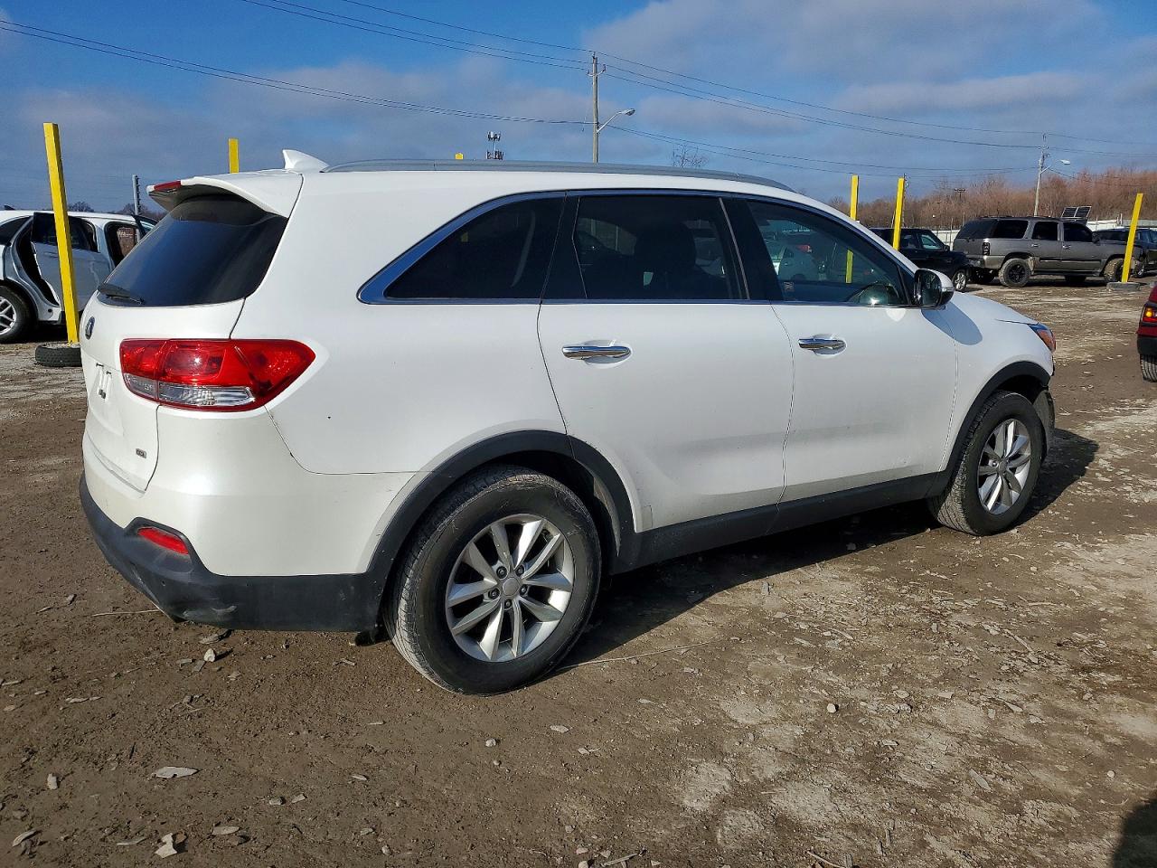 2016 KIA SORENTO LX photo 3