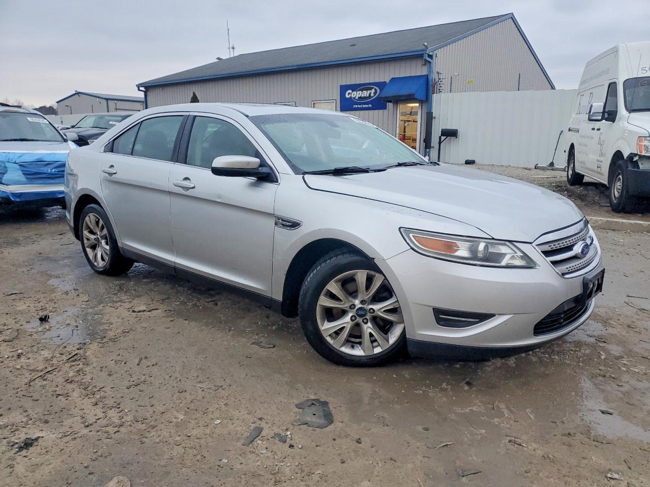 2012 FORD TAURUS SEL photo 4