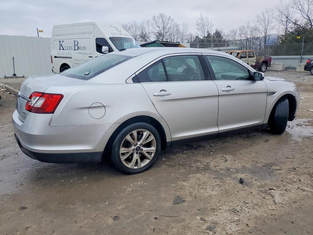 2012 FORD TAURUS SEL photo 3