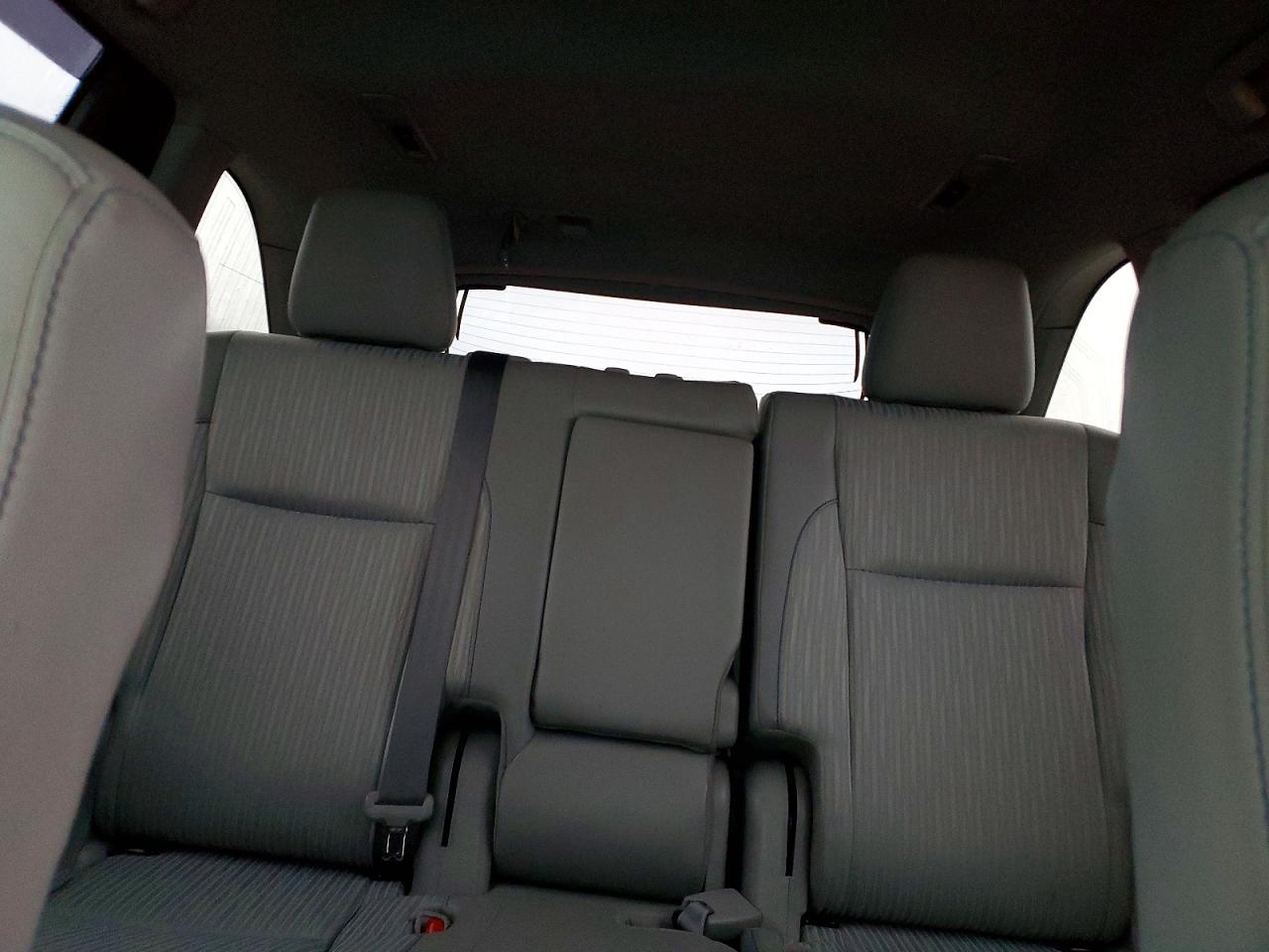 2019 TOYOTA HIGHLANDER LE photo 10