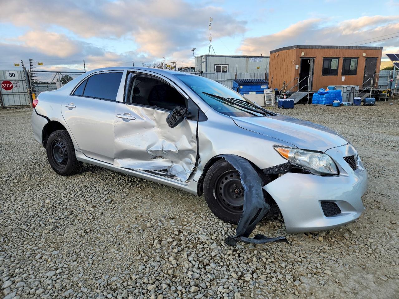 2010 TOYOTA COROLLA BASE photo 4