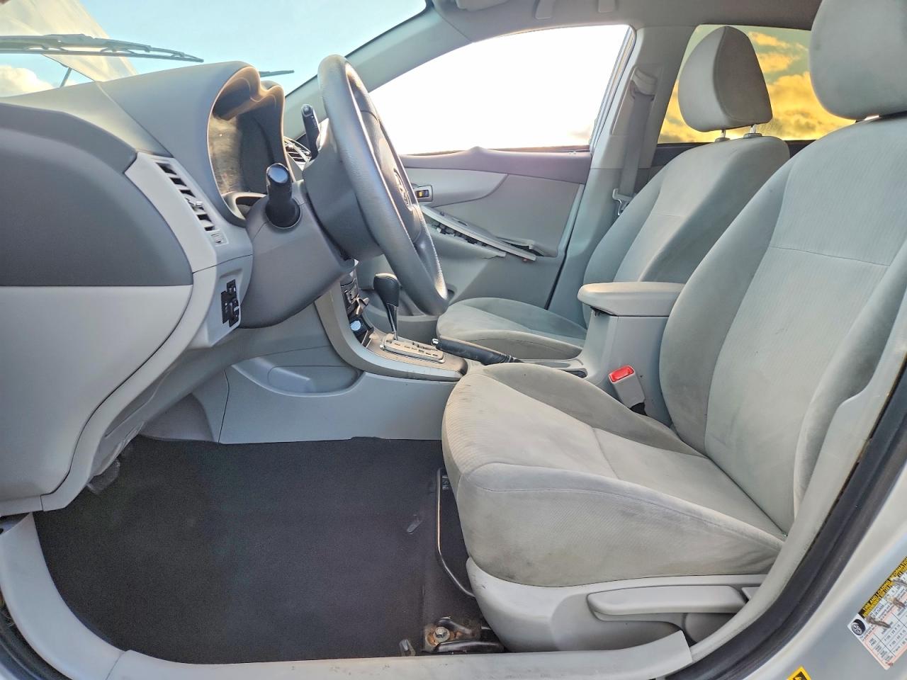 2010 TOYOTA COROLLA BASE photo 7