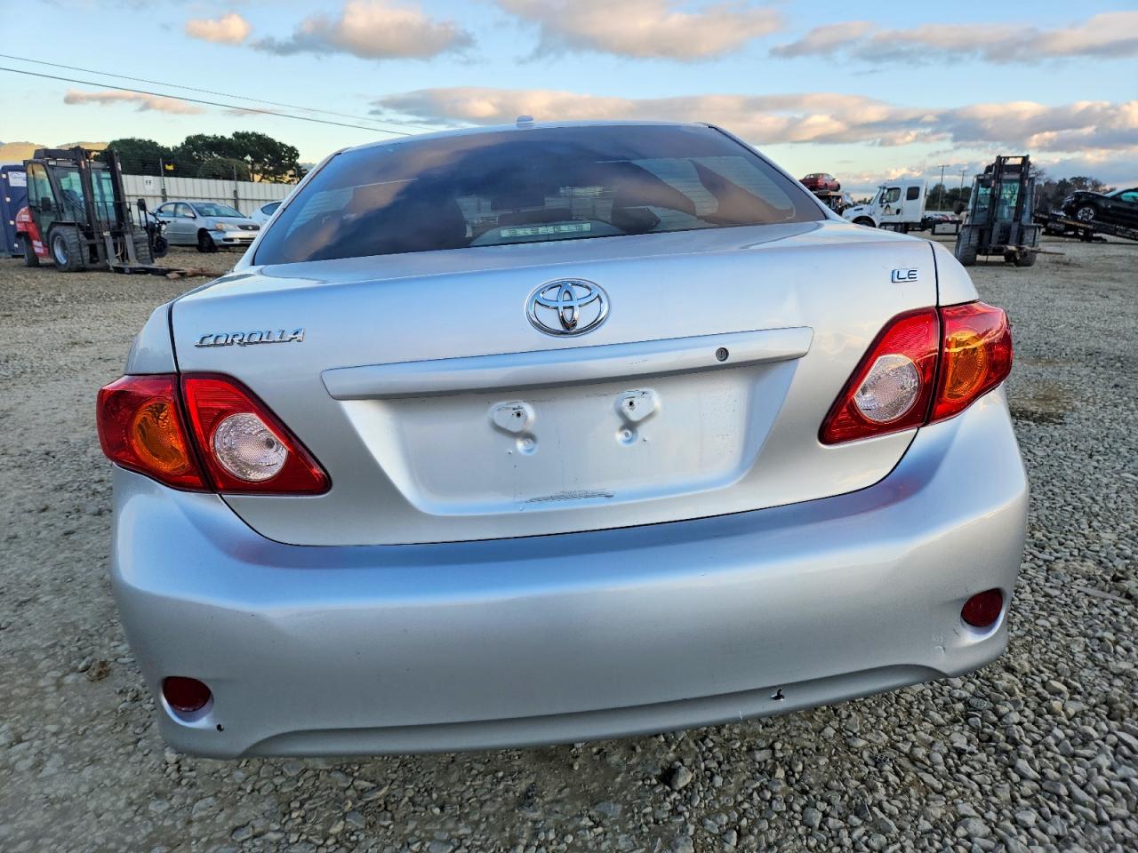 2010 TOYOTA COROLLA BASE photo 6