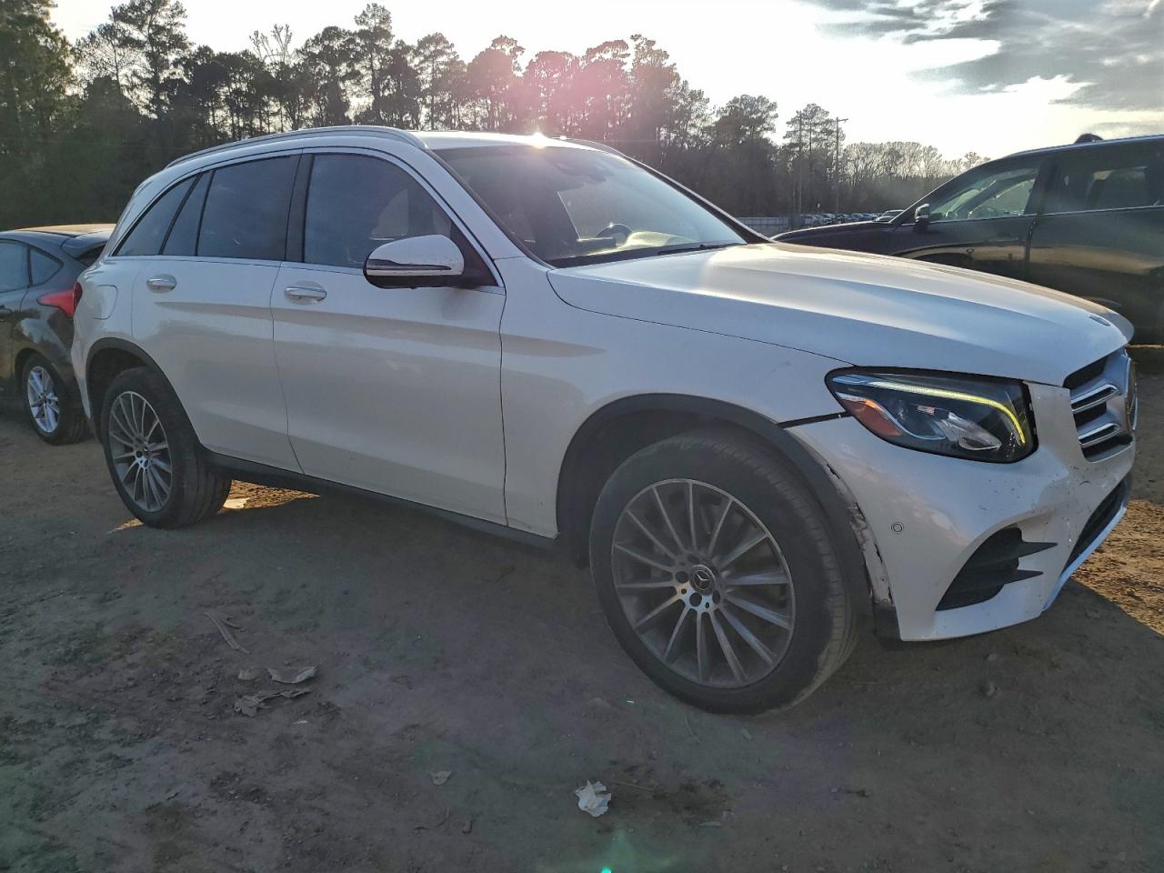 2018 MERCEDES-BENZ GLC 300 photo 4