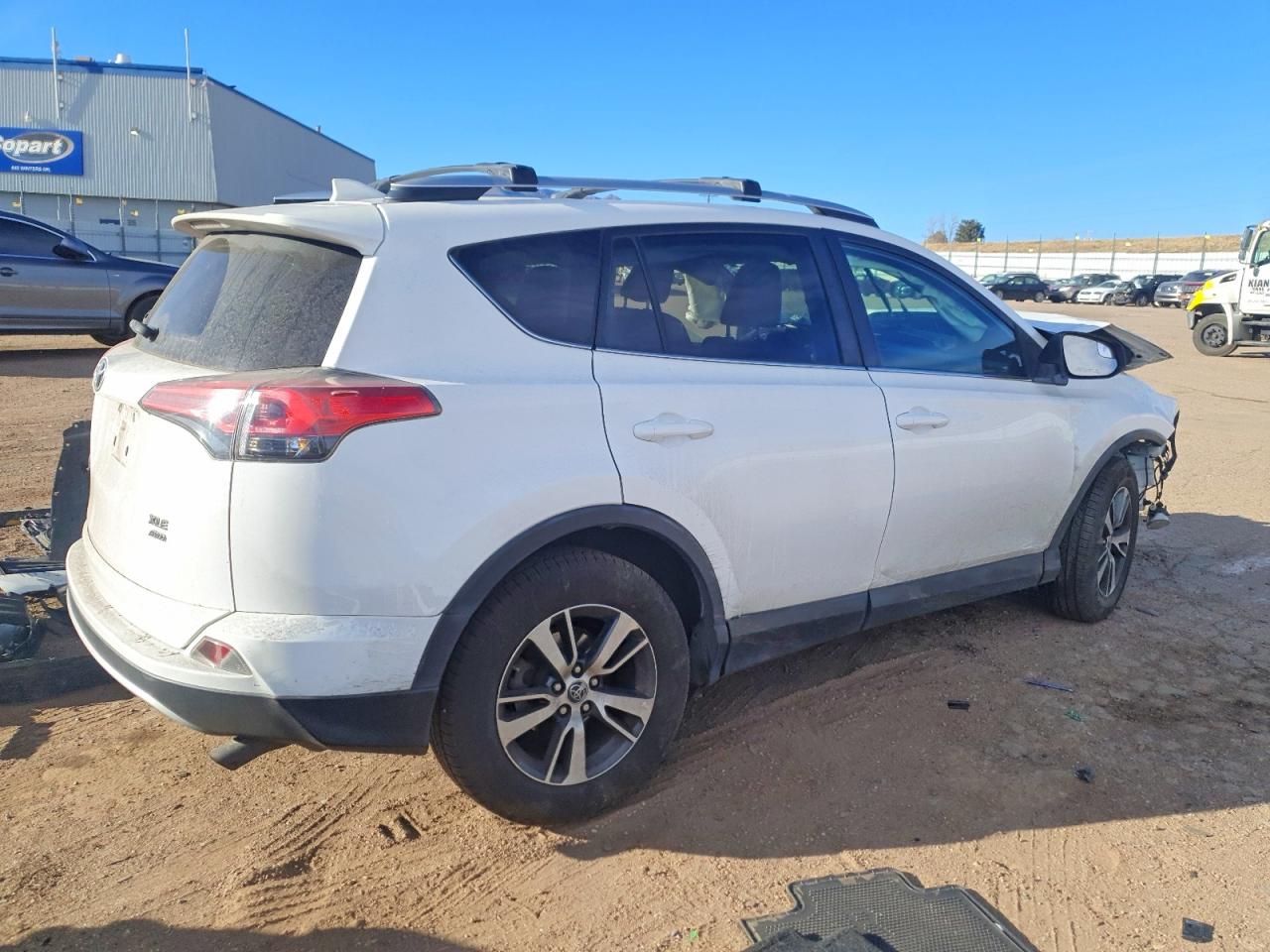 2016 TOYOTA RAV4 XLE photo 3
