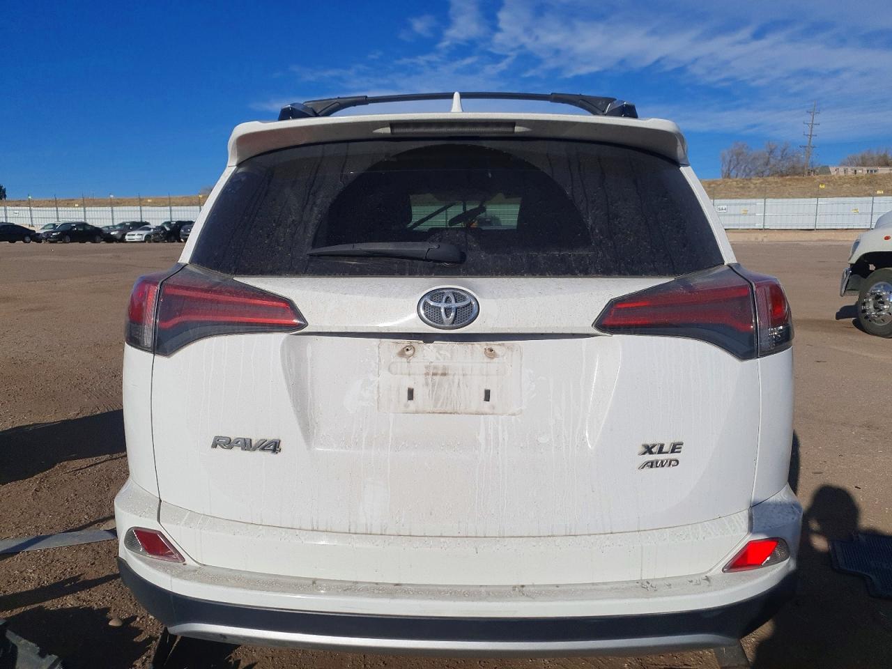 2016 TOYOTA RAV4 XLE photo 6