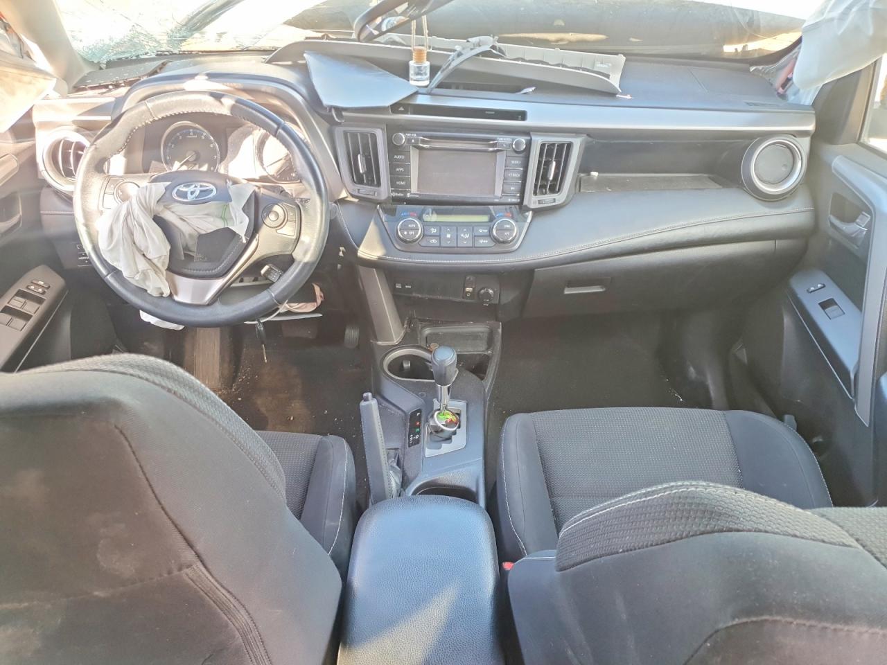 2016 TOYOTA RAV4 XLE photo 8