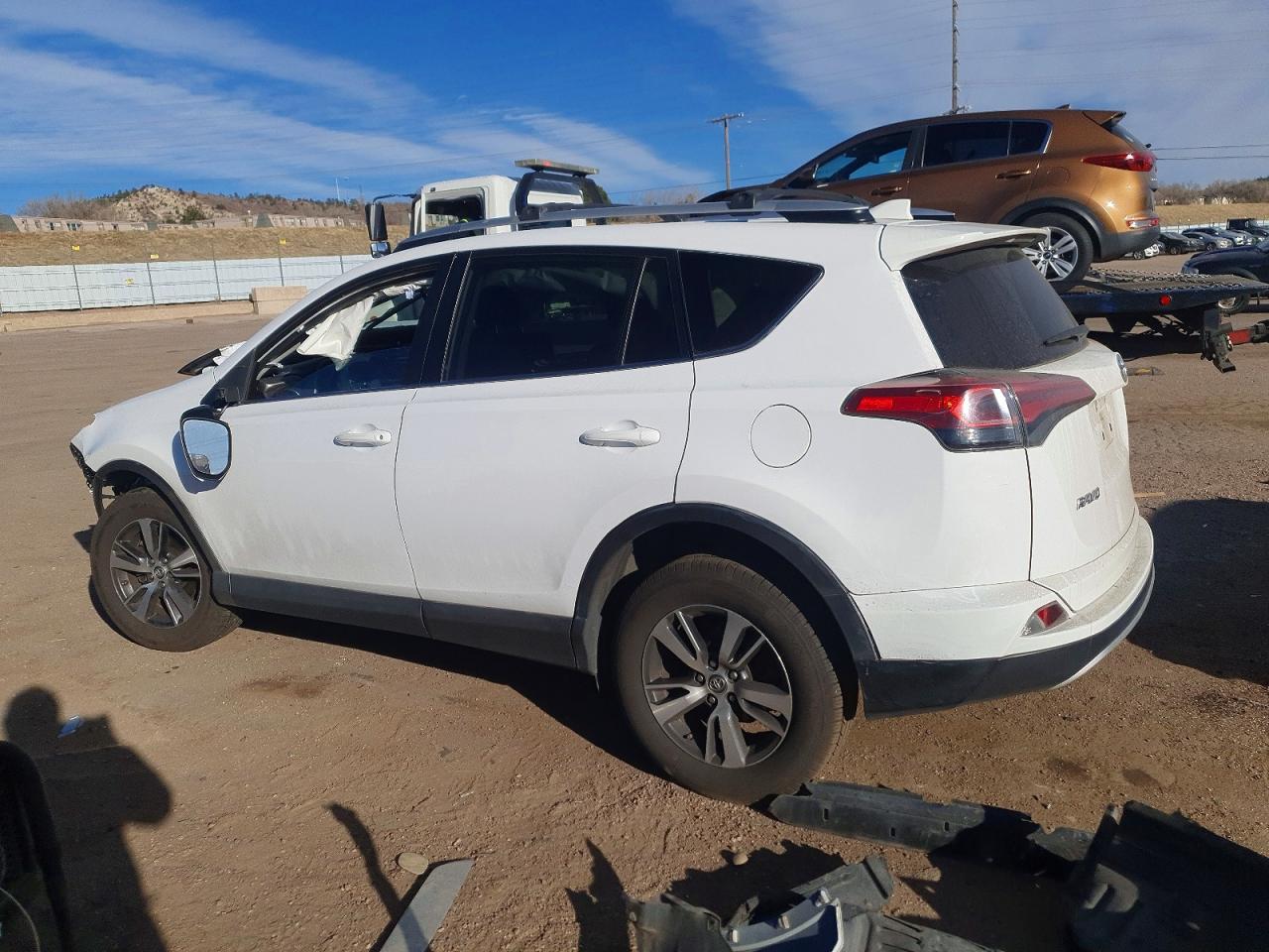 2016 TOYOTA RAV4 XLE photo 2