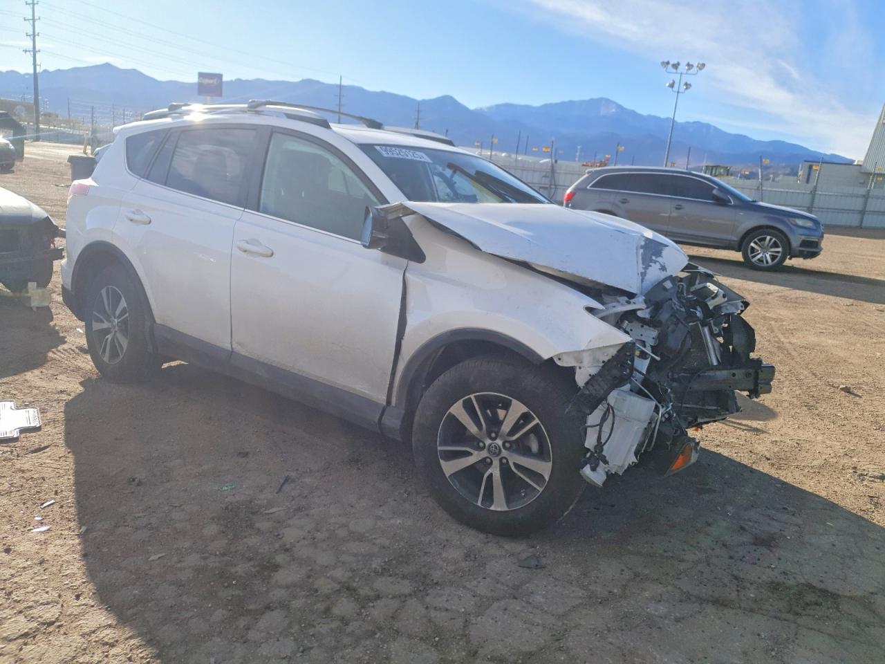2016 TOYOTA RAV4 XLE photo 4