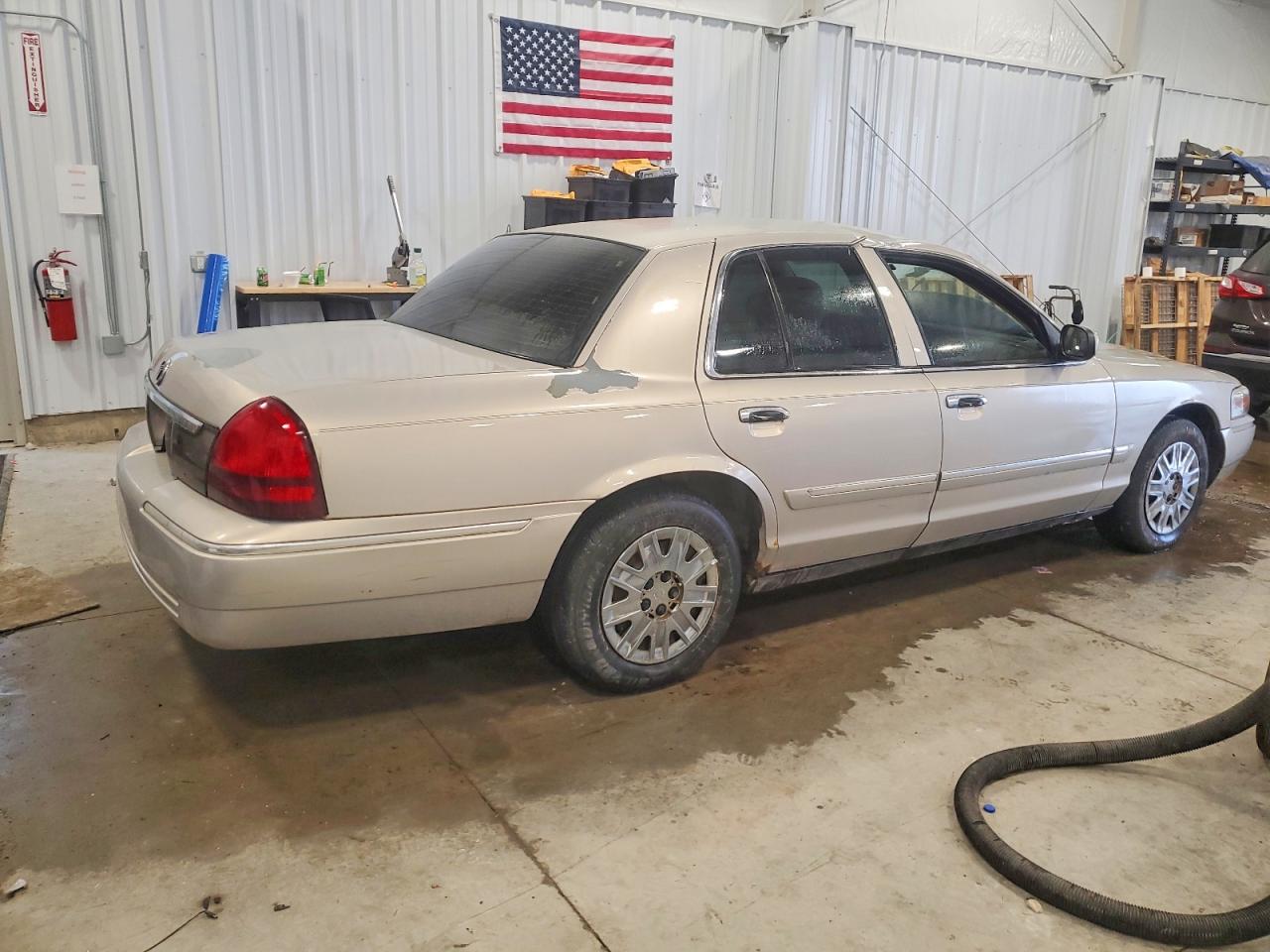 2006 MERCURY GRAND MARQUIS GS photo 3