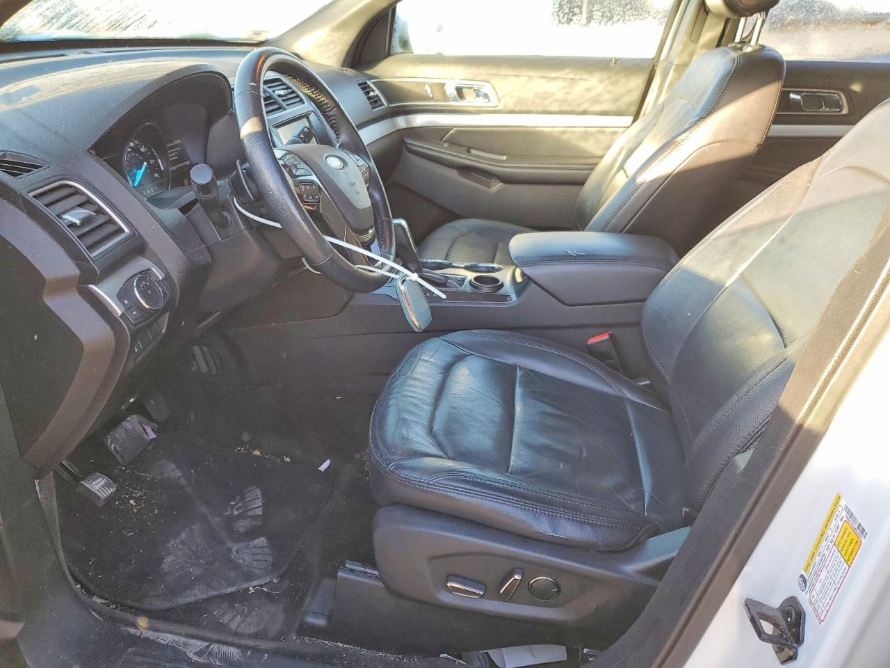 2017 FORD EXPLORER XLT photo 7