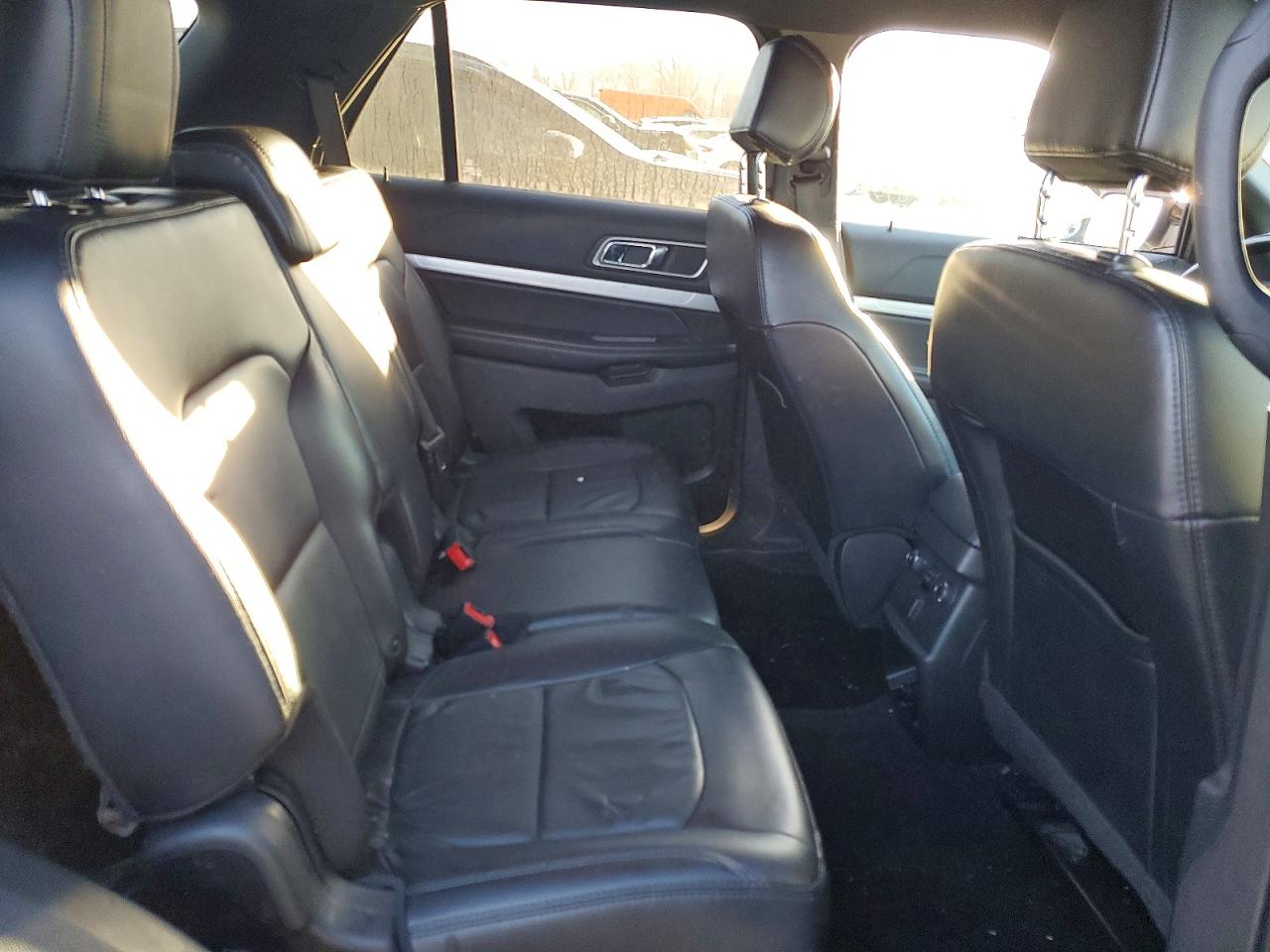 2017 FORD EXPLORER XLT photo 11