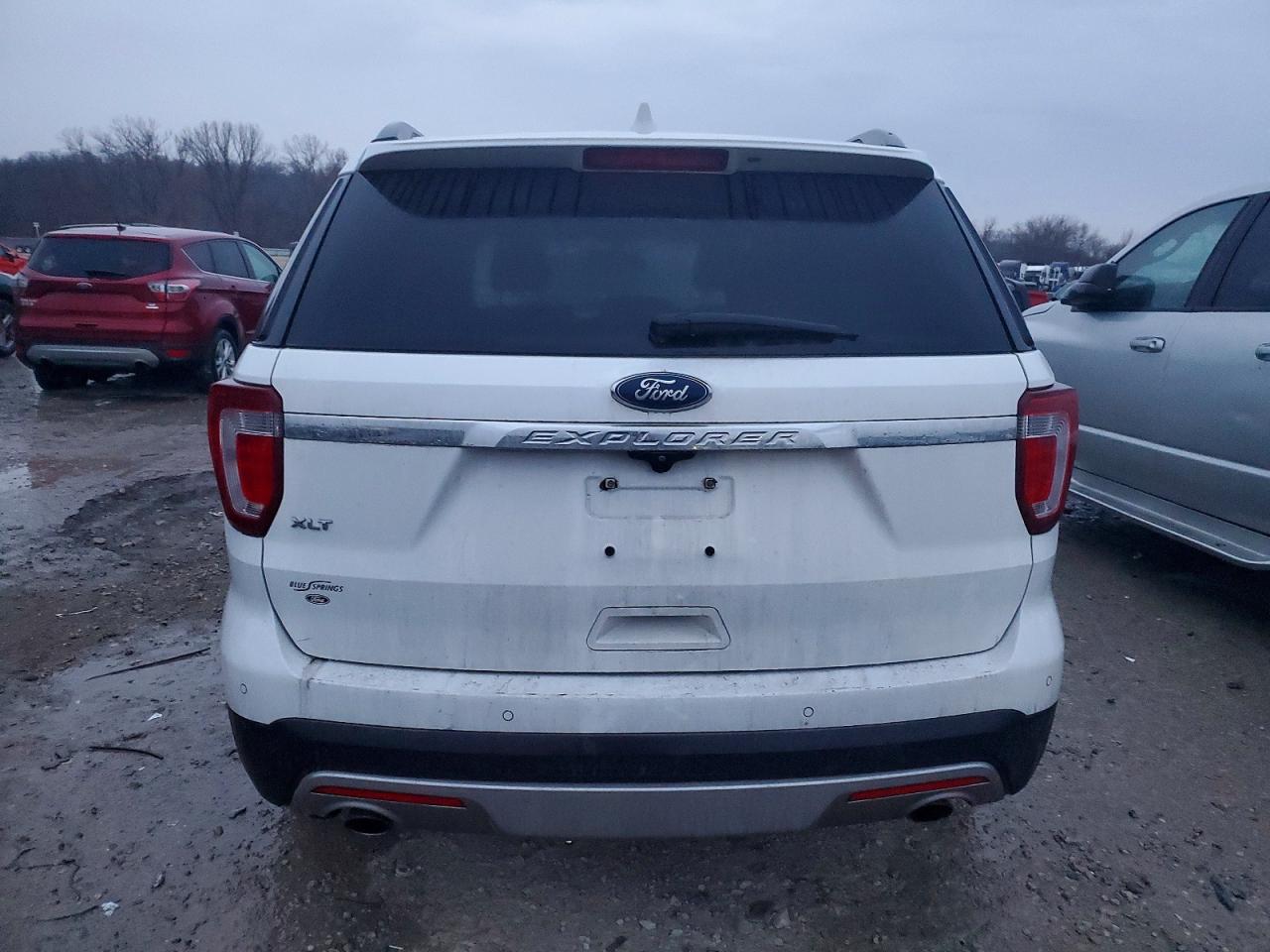 2017 FORD EXPLORER XLT photo 6