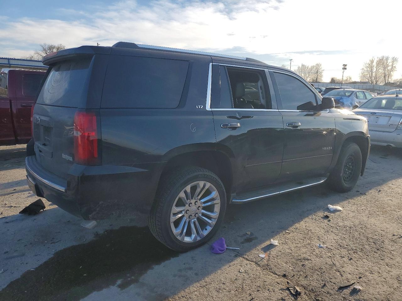 2015 CHEVROLET TAHOE K1500 LTZ photo 3