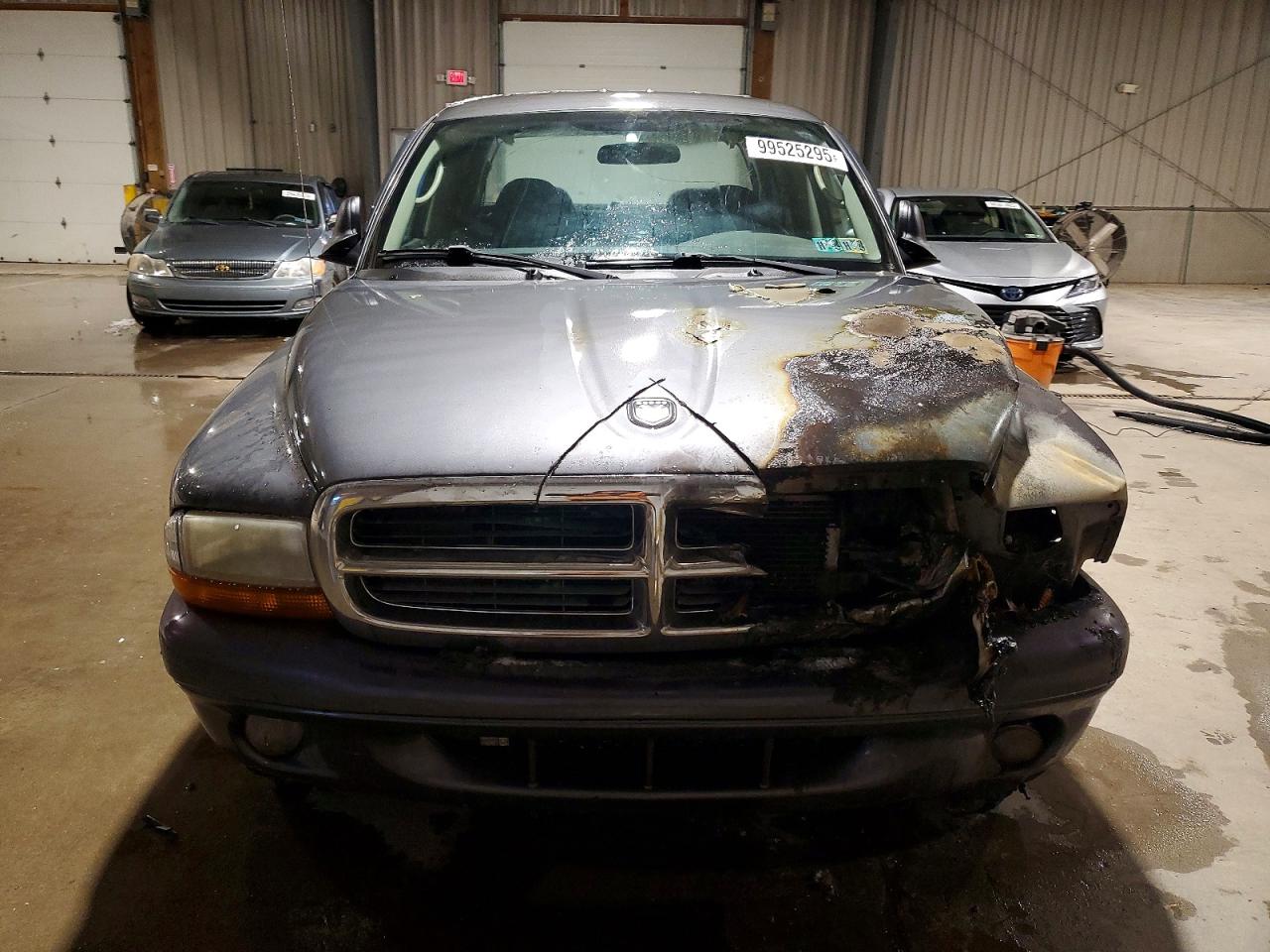 2003 DODGE DAKOTA QUAD SLT photo 5