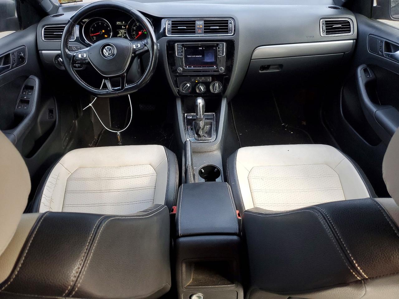 2016 VOLKSWAGEN JETTA SPORT photo 8