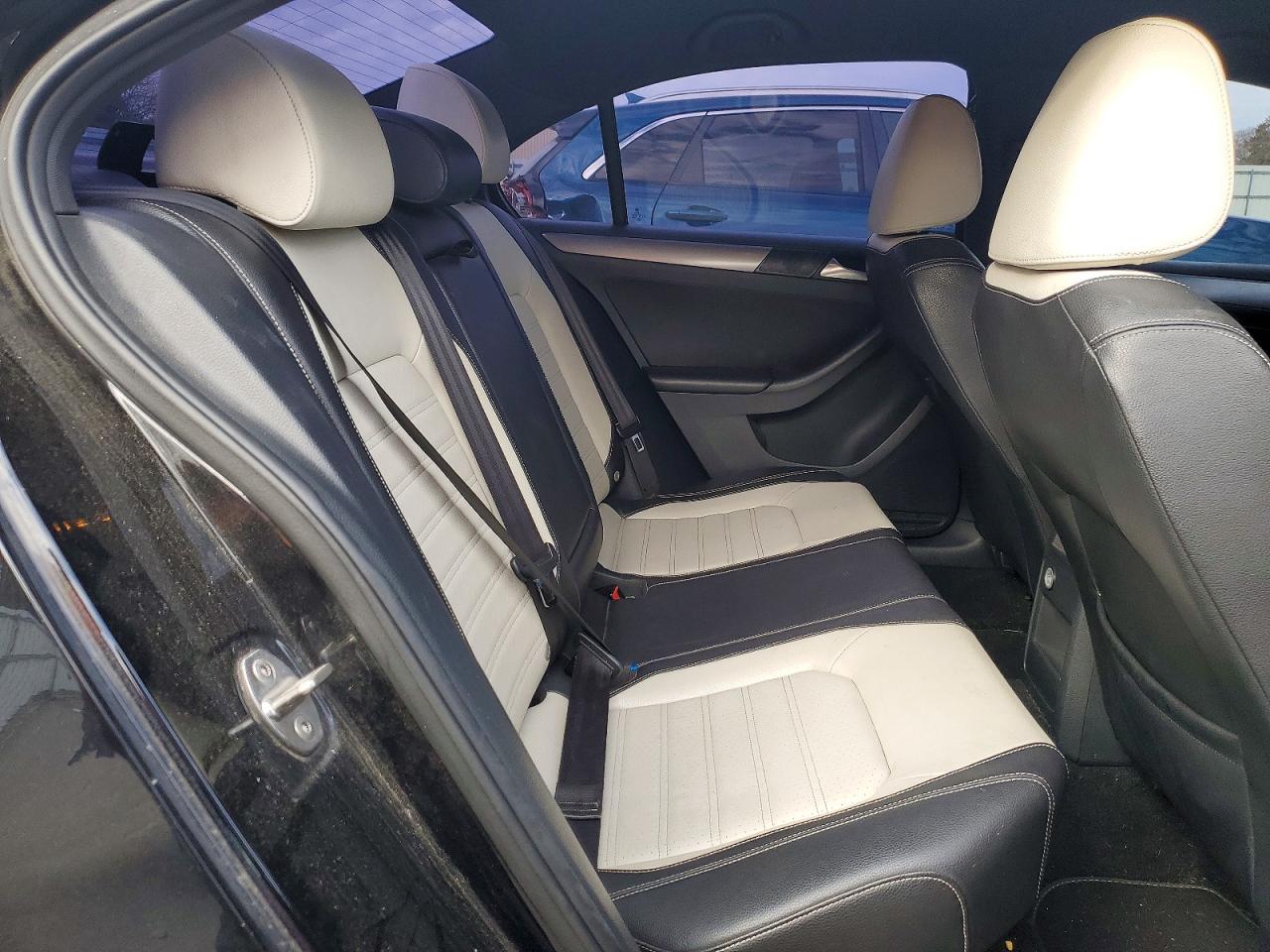 2016 VOLKSWAGEN JETTA SPORT photo 10