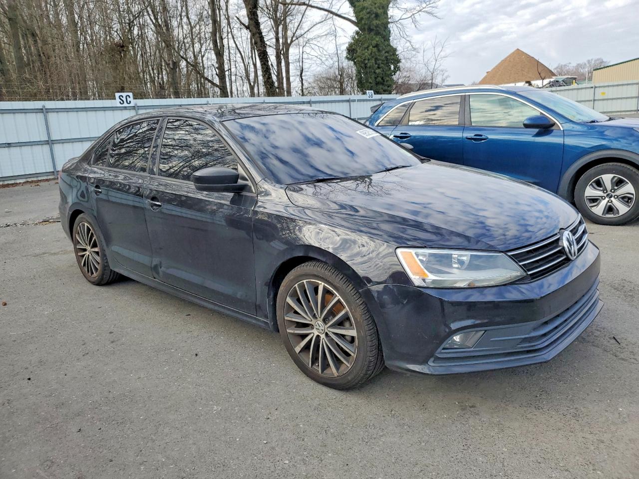 2016 VOLKSWAGEN JETTA SPORT photo 4