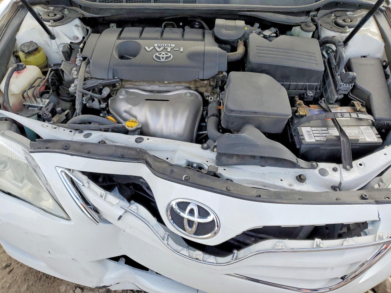 2010 TOYOTA CAMRY BASE photo 11