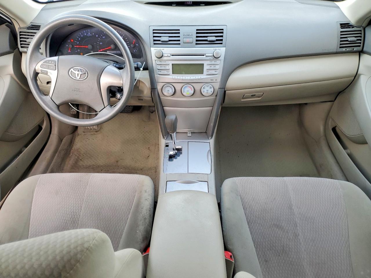 2010 TOYOTA CAMRY BASE photo 8