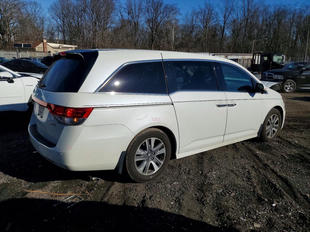 2014 HONDA ODYSSEY TOURING photo 3