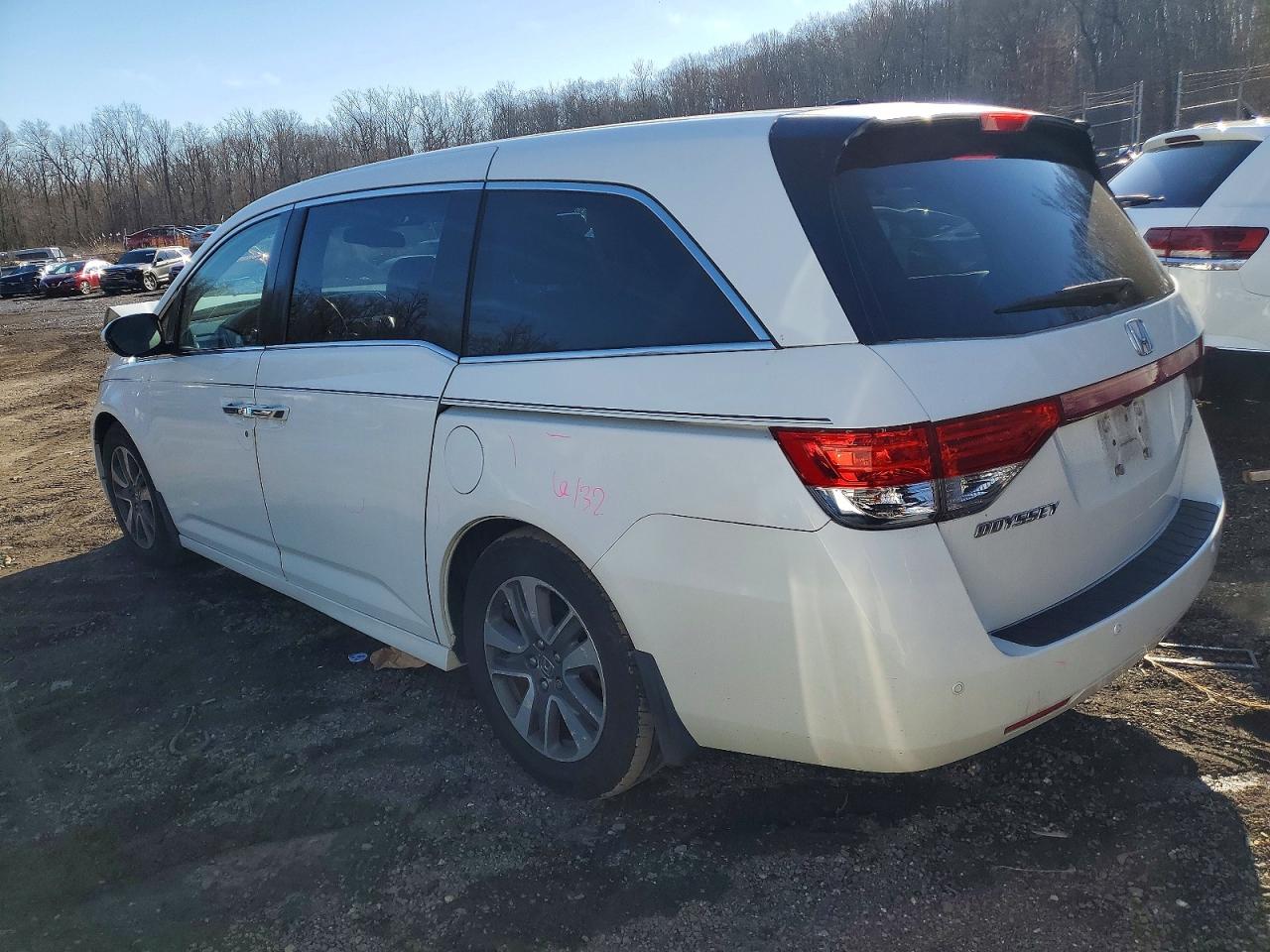 2014 HONDA ODYSSEY TOURING photo 2
