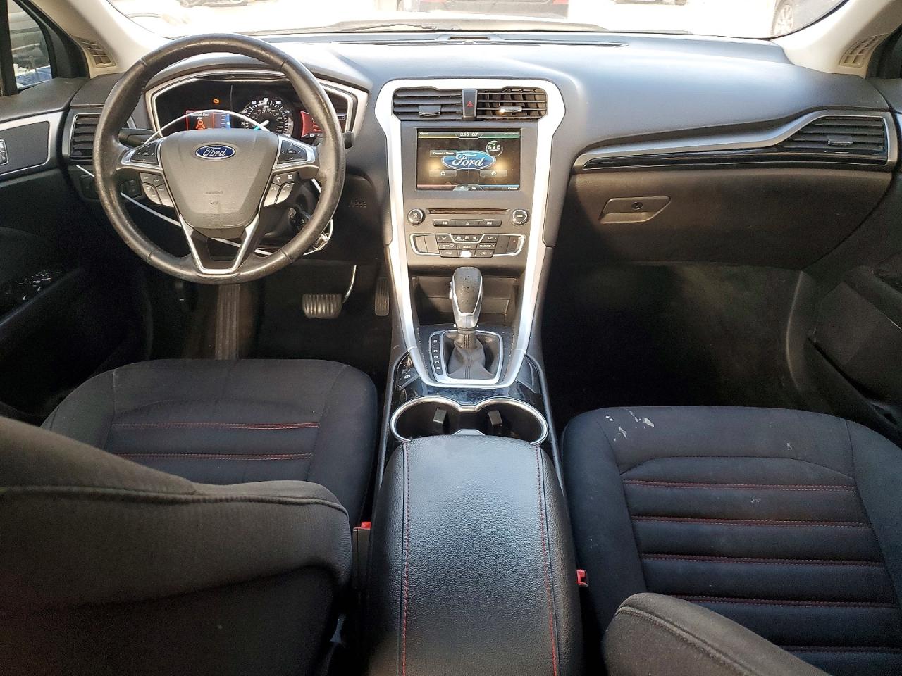 2016 FORD FUSION SE photo 8