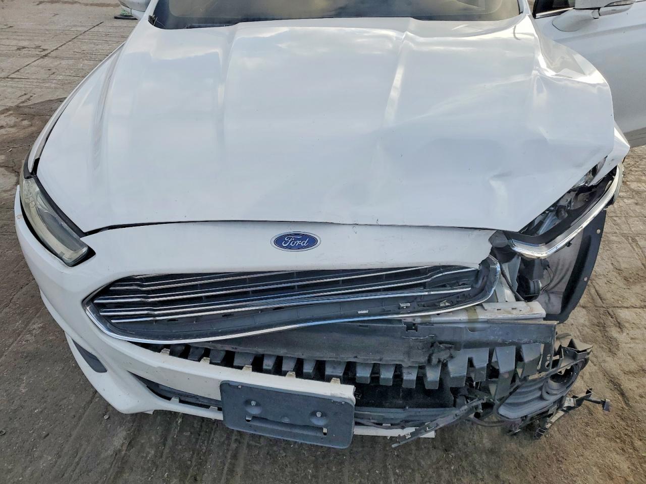 2016 FORD FUSION SE photo 11