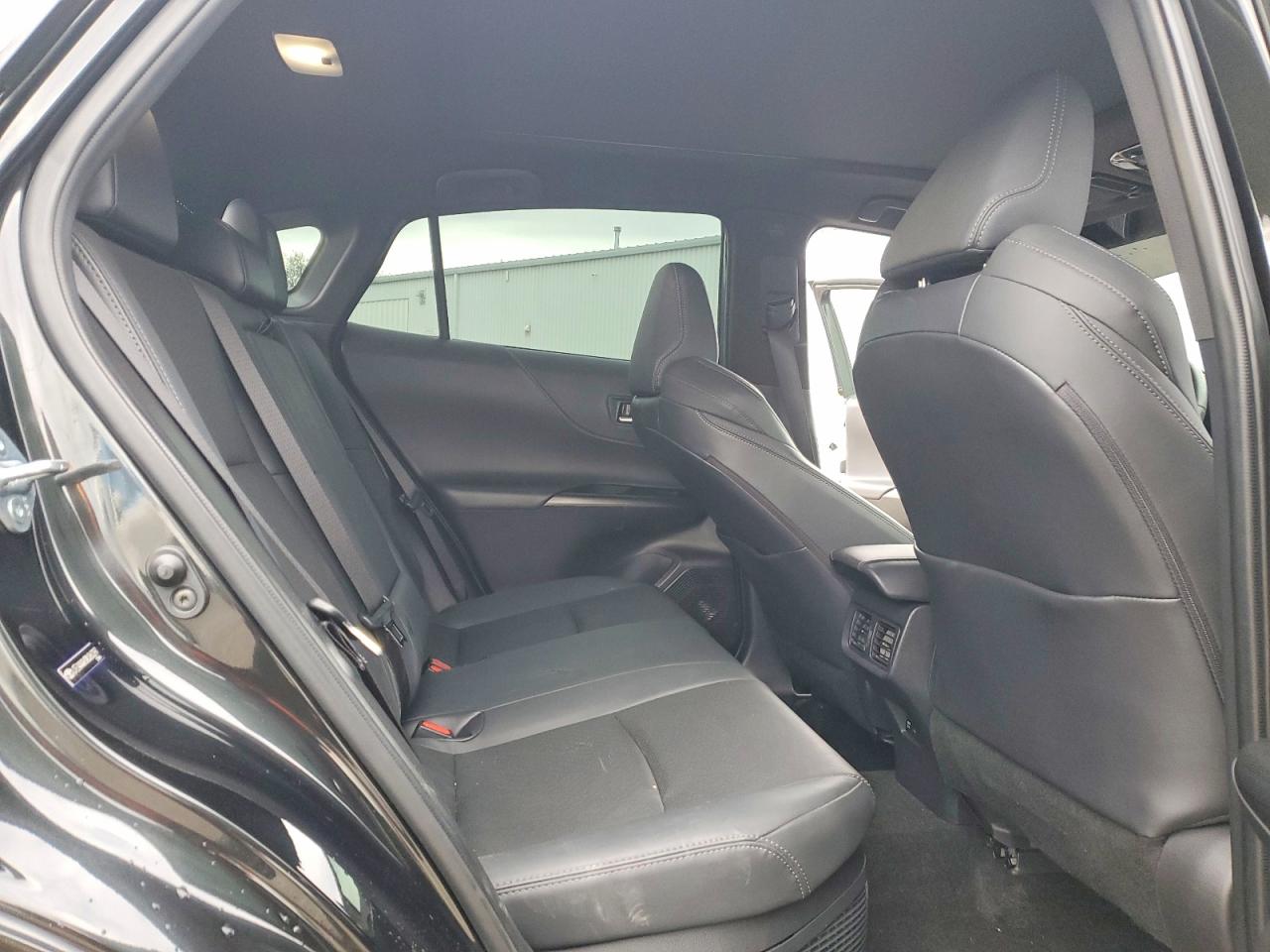 2021 TOYOTA VENZA LE photo 11