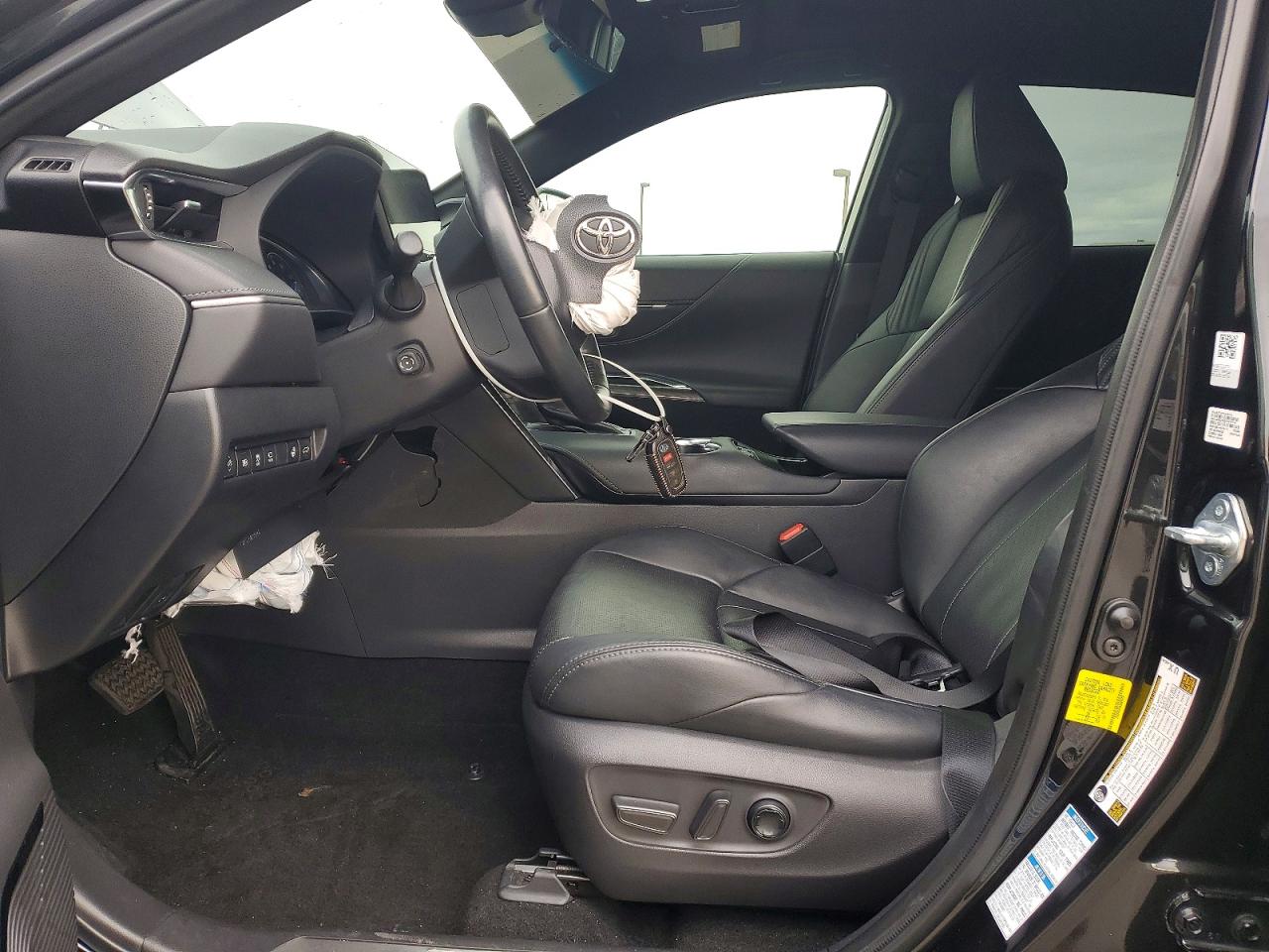 2021 TOYOTA VENZA LE photo 7