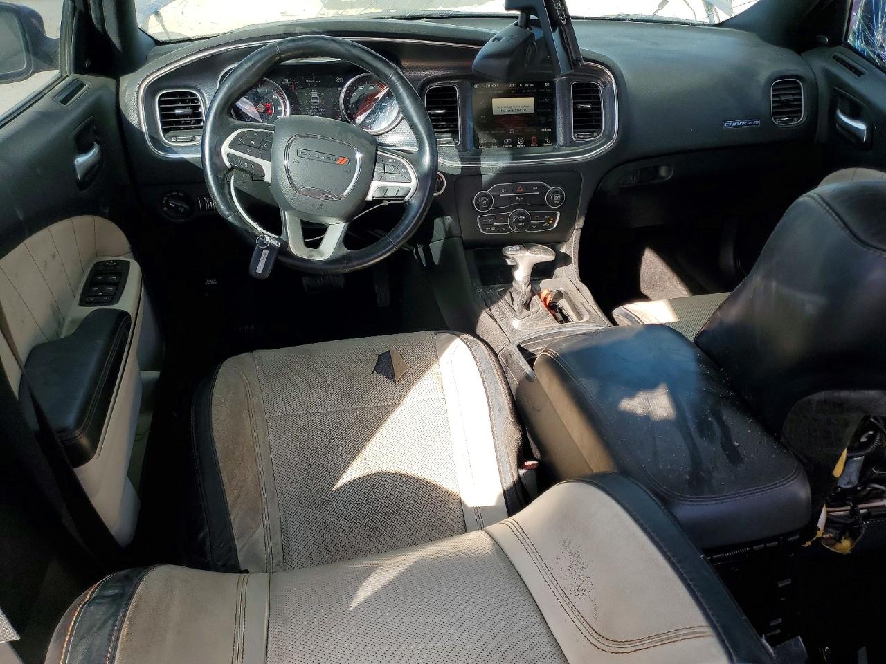 2015 DODGE CHARGER SXT photo 8