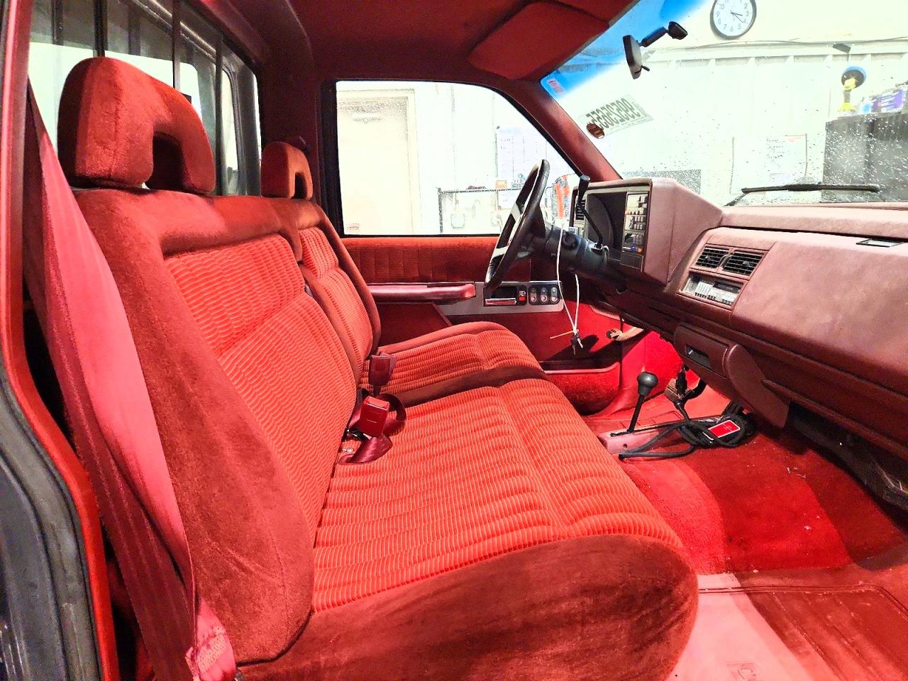 1993 GMC SIERRA K1500 photo 10