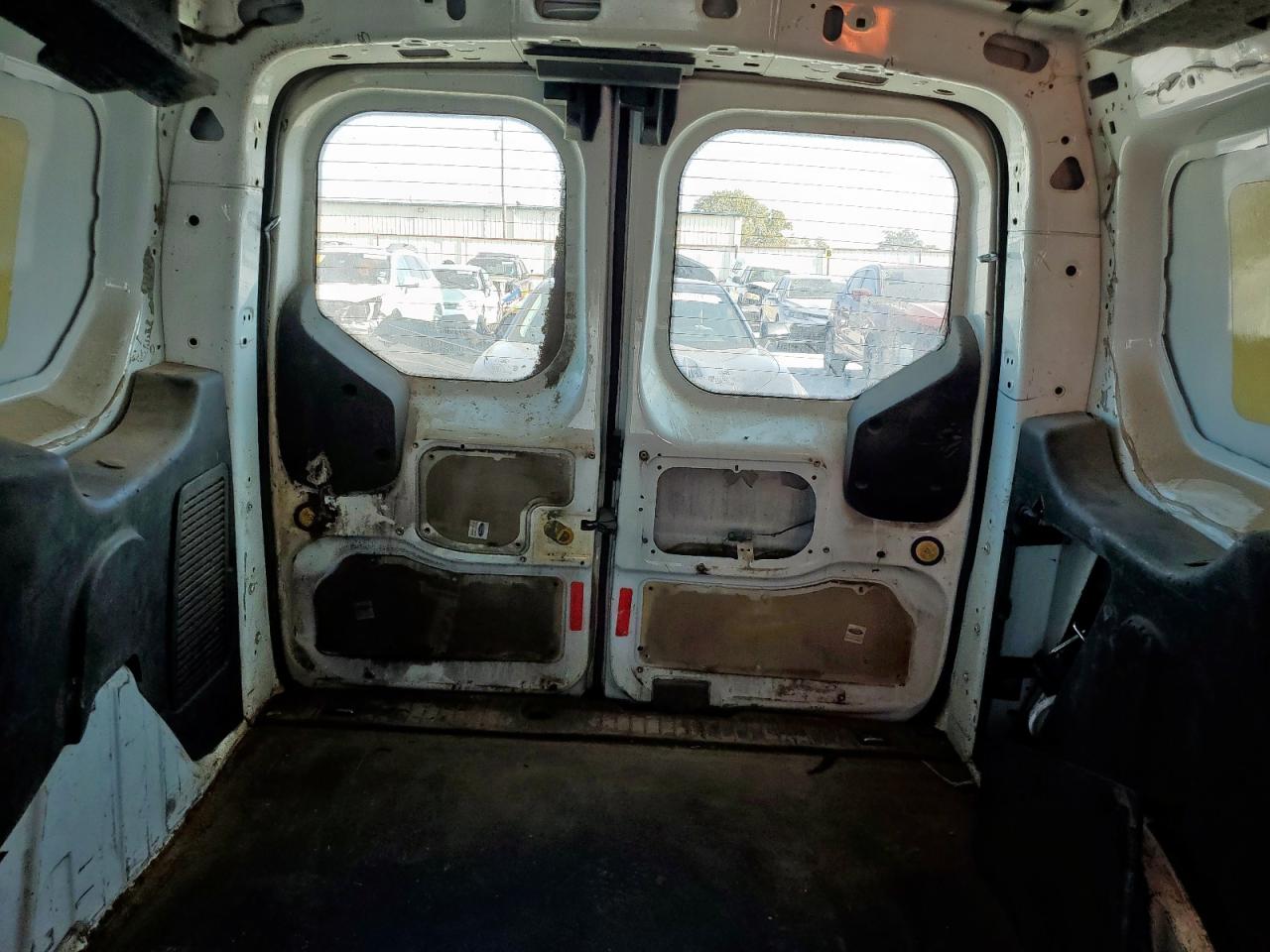 2015 FORD TRANSIT CONNECT XL photo 10